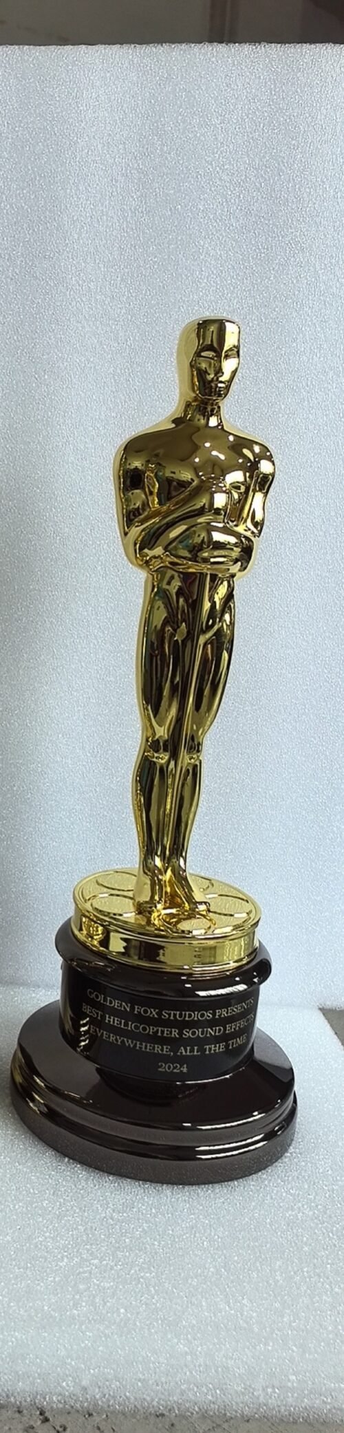 Oscars Award - The Academy Awards of Merit Trophy Replica - Oscar Award Replica Buy Now MirrorTrophy