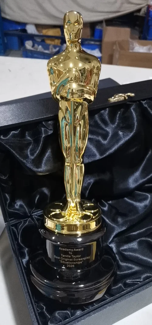 Oscars Award - The Academy Awards of Merit Trophy Replica - Oscar Award Replica Buy Now MirrorTrophy